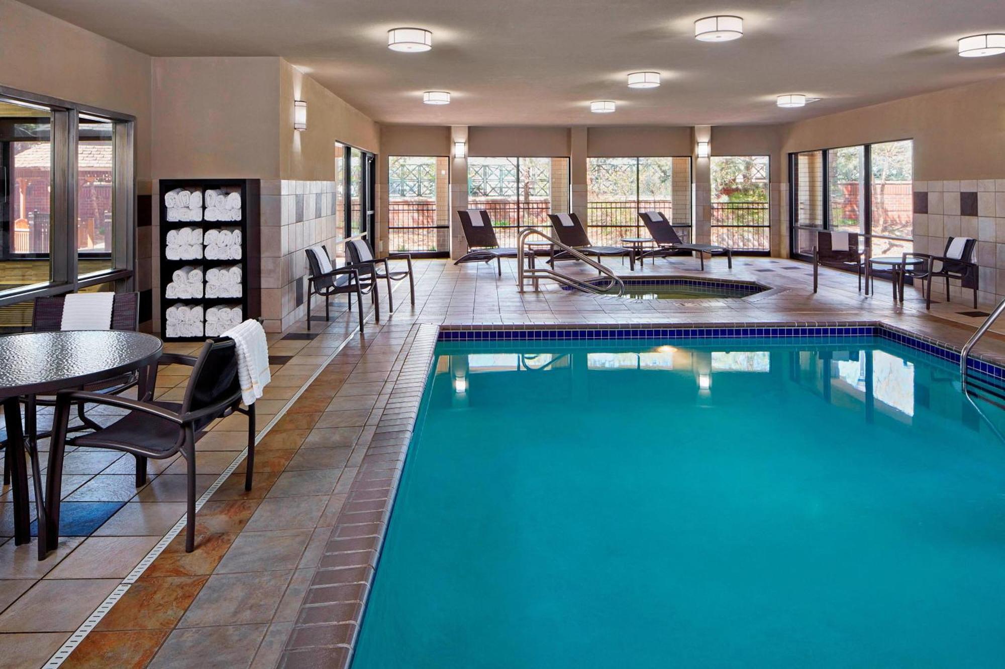 Courtyard Minneapolis St. Paul/Roseville Zewnętrze zdjęcie